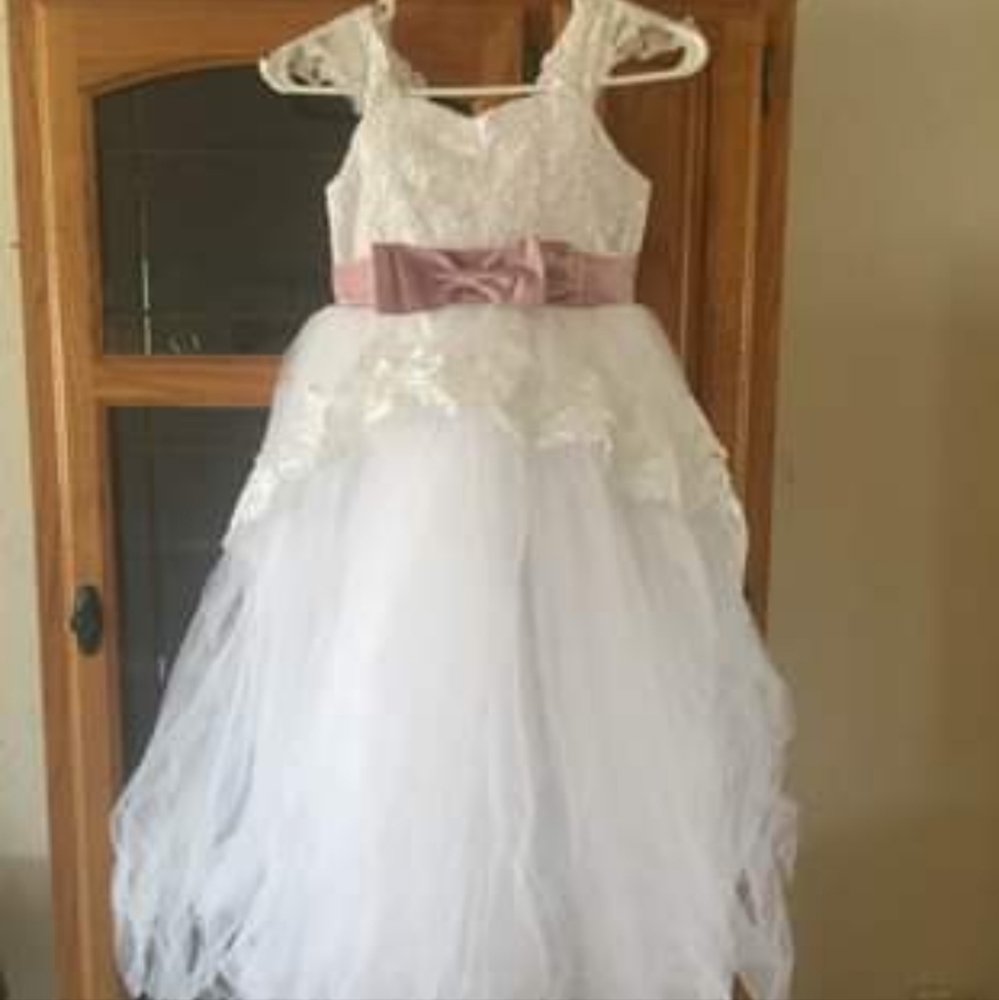 New w/Tags girls formal dress size 8-9 from Abaowedding